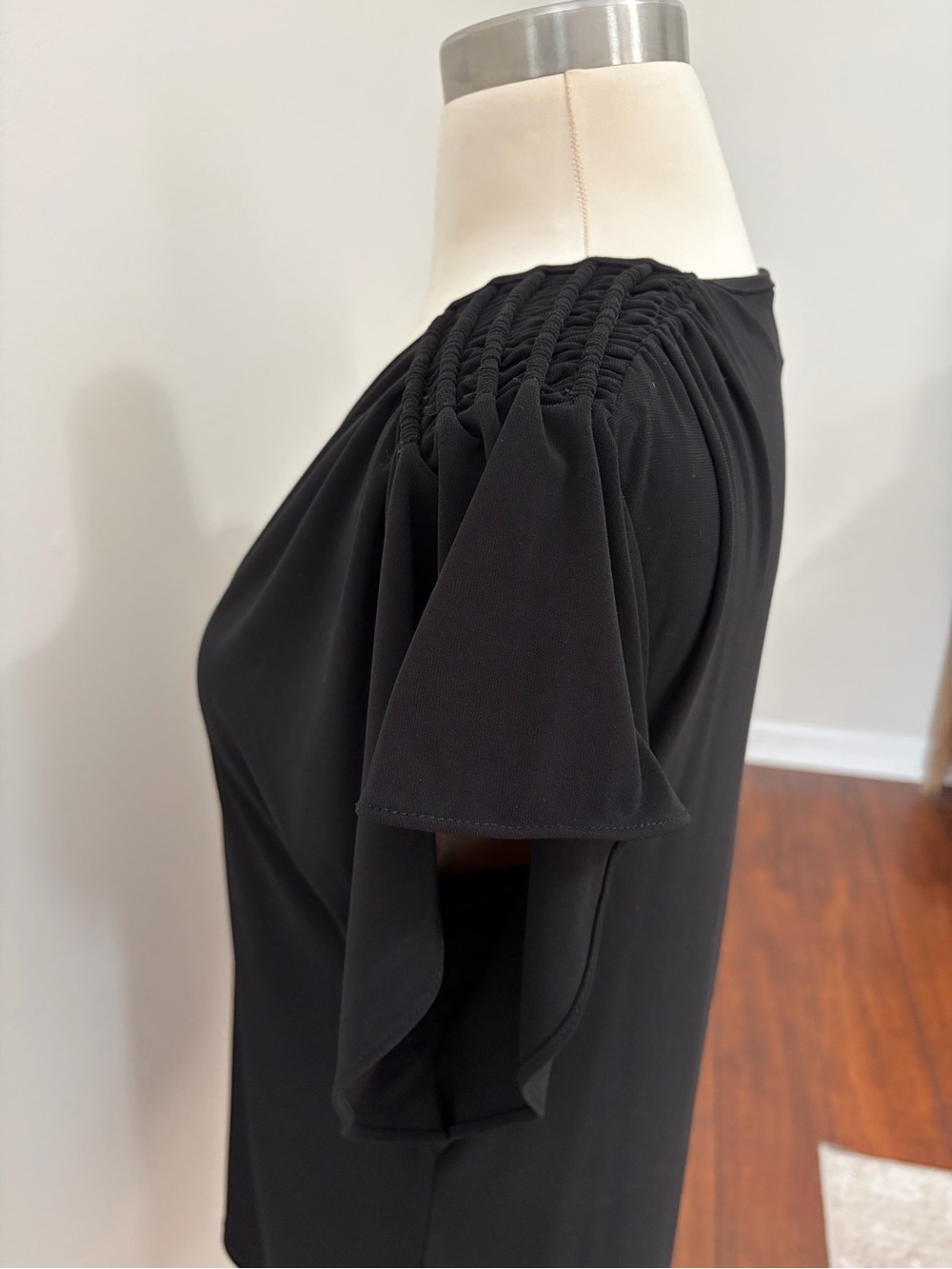 Anne Klein Black V-Neck Flutter Sleeve Top Sz S Office Elegance - Picture 9 of 12